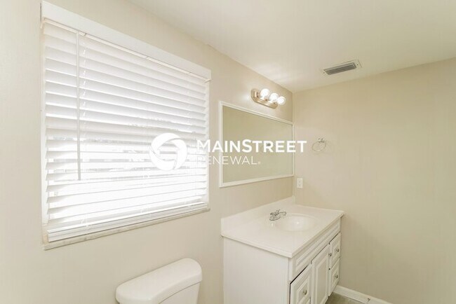 Building Photo - 3 Bedroom Pet-Friendly Home in Port Richey, FL with Main Street Renewal
