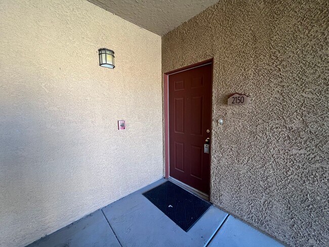 Building Photo - 2nd floor Condo in Gate Community Near Sky...