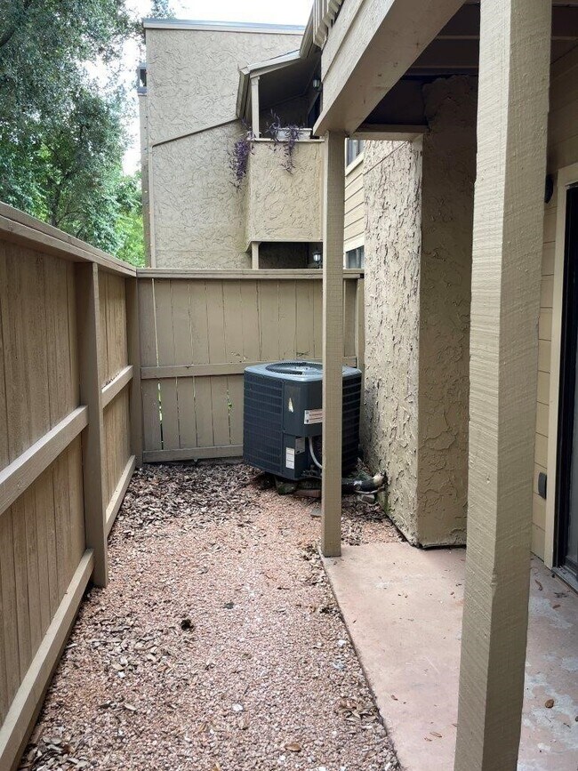 Building Photo - 3608 Ocee St