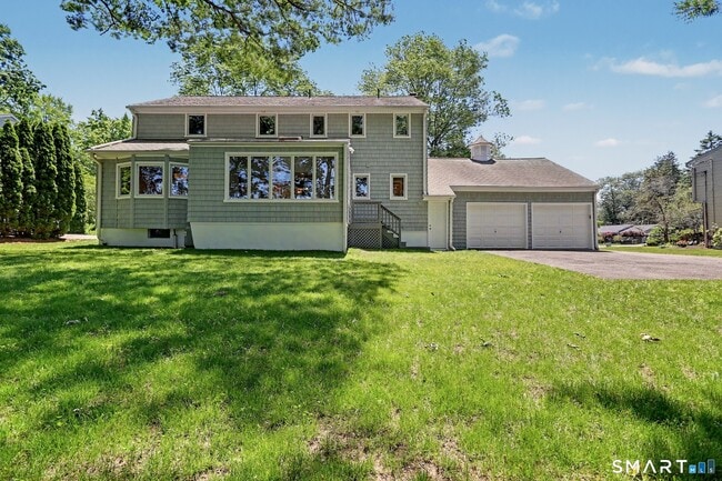 Building Photo - 145 Casmir Dr
