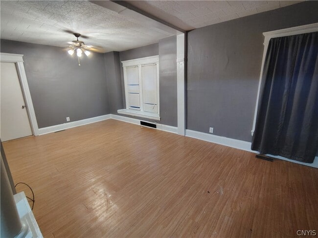 Building Photo - 147 E Matson Ave