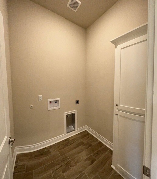 Building Photo - 905 Tippit Ln