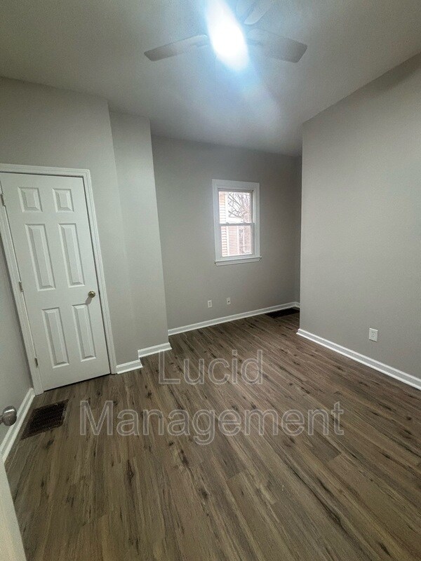 Building Photo - 1423 Lillian Ave