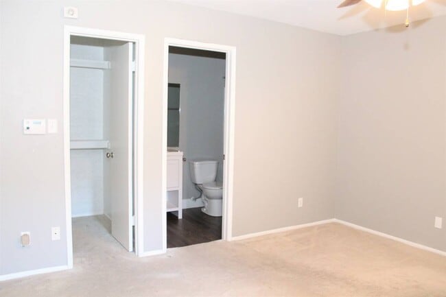 Building Photo - Renovated 2x2 Condo Located in N Phoenix!