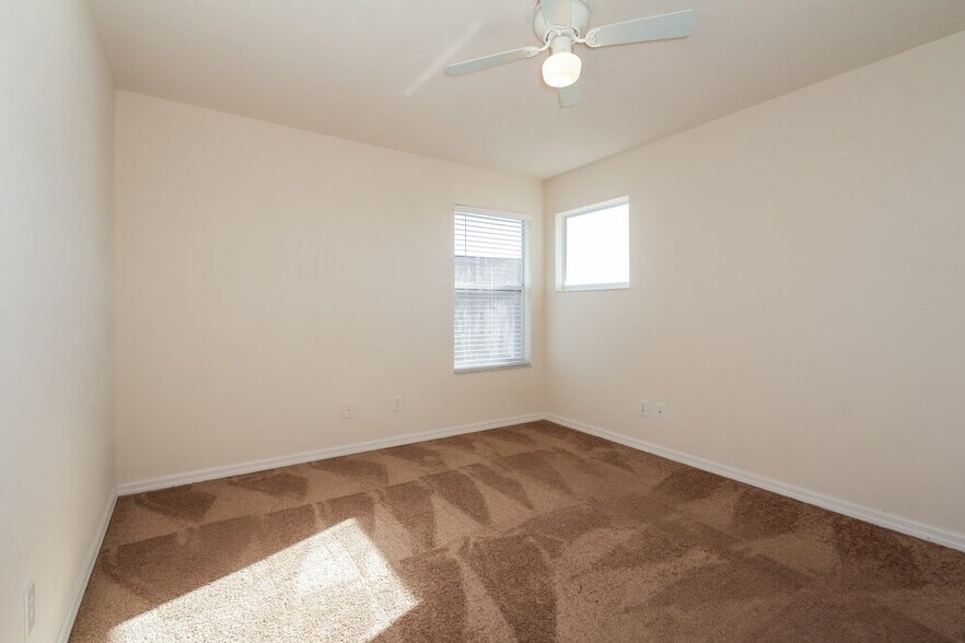 Building Photo - 2337 125th Dr E