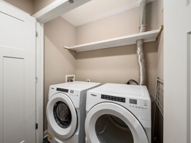 Building Photo - Luxury Living at Four X Five Condos