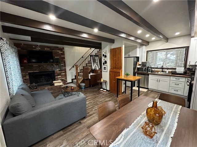 Building Photo - 23878 Lakeview Dr