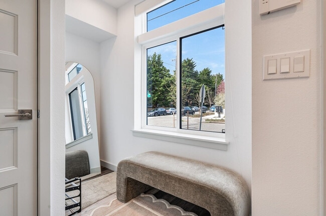 Building Photo - 4613 Dayton Ave N