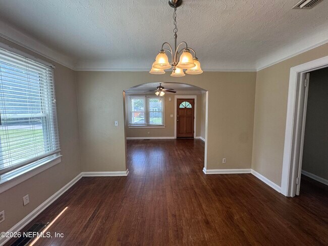 Building Photo - 3609 Dellwood Ave
