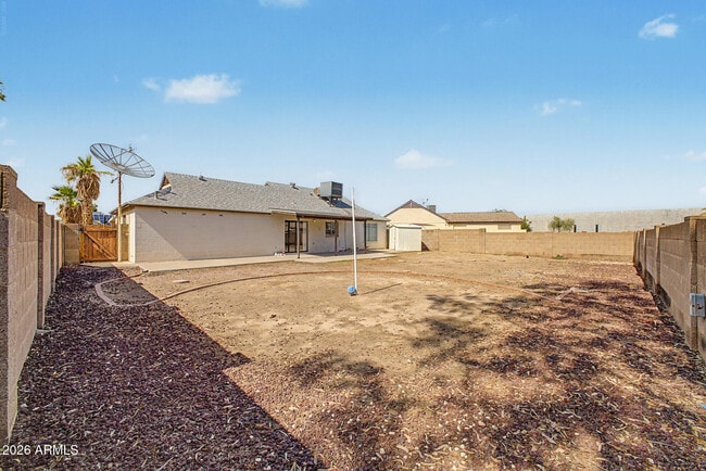 Building Photo - 10719 W Vista Ave