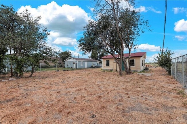 Building Photo - Charming 2-Bedroom Home with Central AC and Fenced Lot!