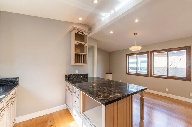 Building Photo - Beautiful Manhattan Beach Rental Home!