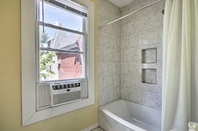 Building Photo - 1621 St. Paul St