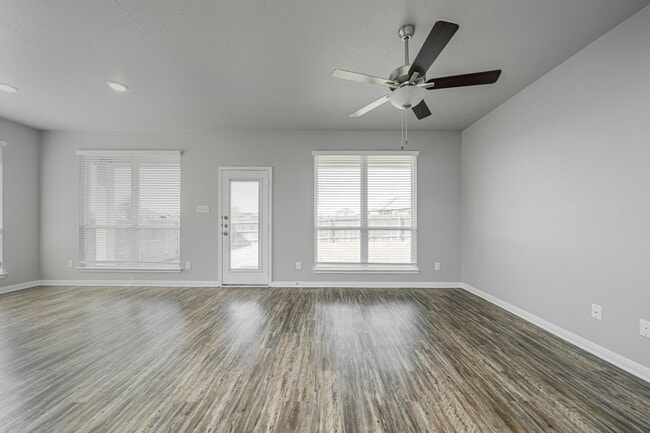 Building Photo - 8227 Bluefield Dr