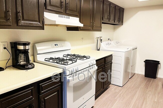 Building Photo - 4650 Koval Ln