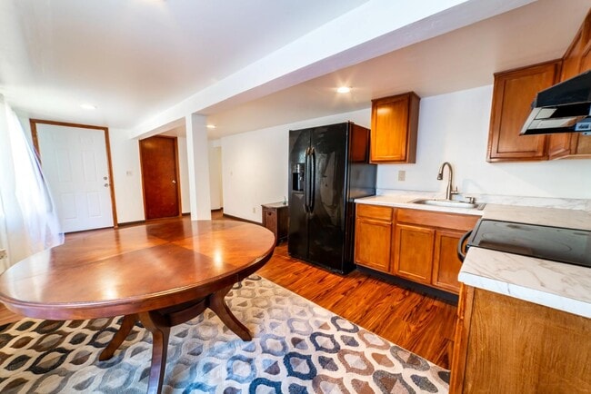 Building Photo - Lynnwood Home