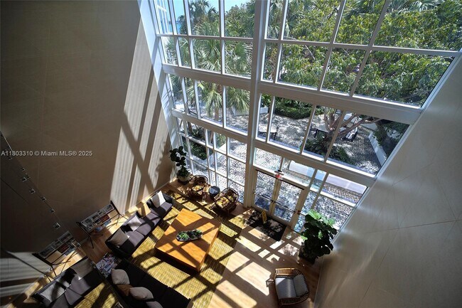 Building Photo - 2020 N Bayshore Dr