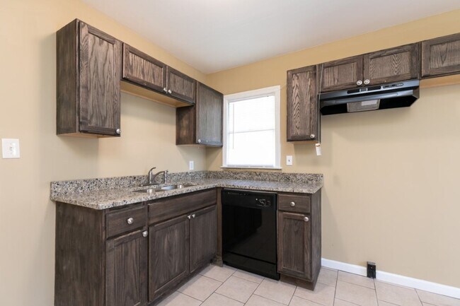 Building Photo - Charming 3BR/1.5BA in Sought-After Pleasan...