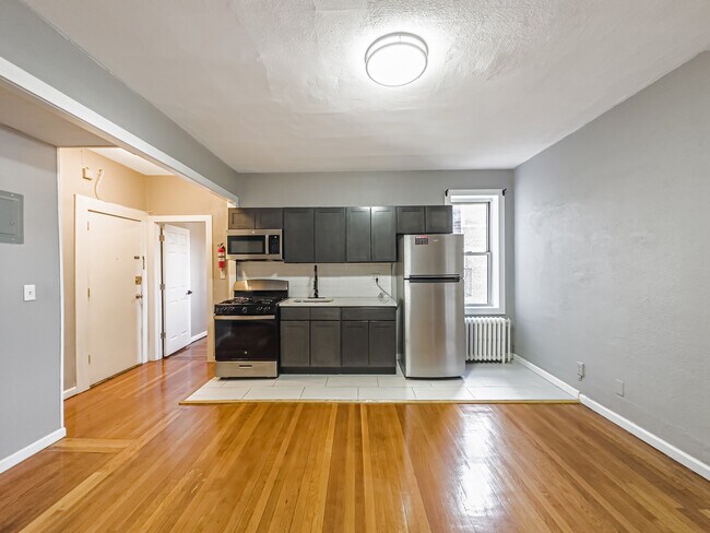 Building Photo - 758 Jersey Ave