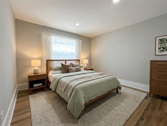 Building Photo - 1400 Gandy Blvd N