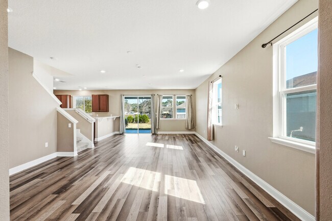 Building Photo - 216 Santorini Ct