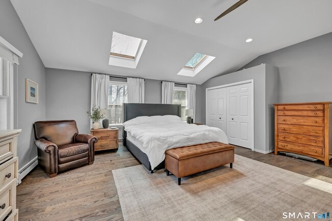 Building Photo - 10 Grove Pl