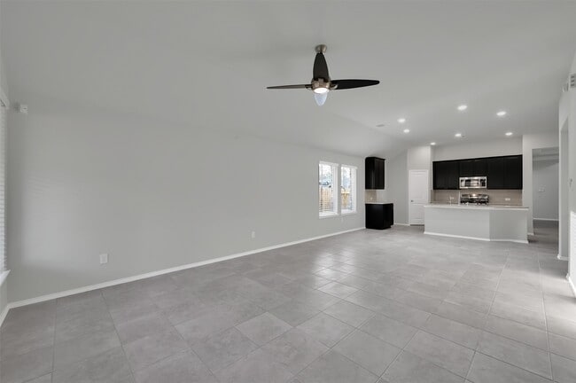 Building Photo - 307 Highland Bayou Dr