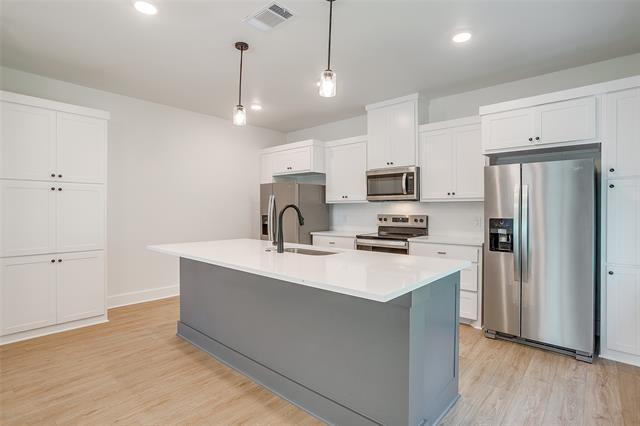 Building Photo - 2345 Benbrook Dr