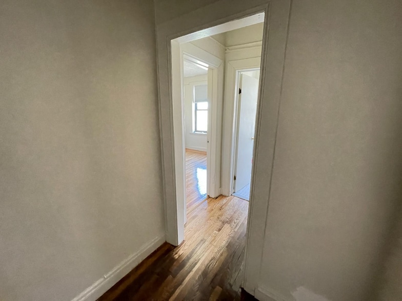 Building Photo - 4120 Carpenter Ave