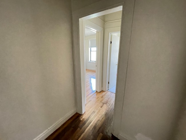Building Photo - 4120 Carpenter Ave