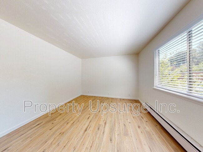 Building Photo - 1625 Robinson St