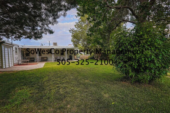 Building Photo - (FURNISHED) Charming Fully Furnished 2 Bedroom Home with Spacious Yard