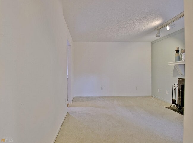 Building Photo - 72 Cobblestone Creek