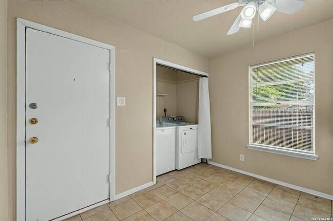 Building Photo - 602 Catalina Ave