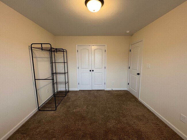 Building Photo - 310 Landon Ln