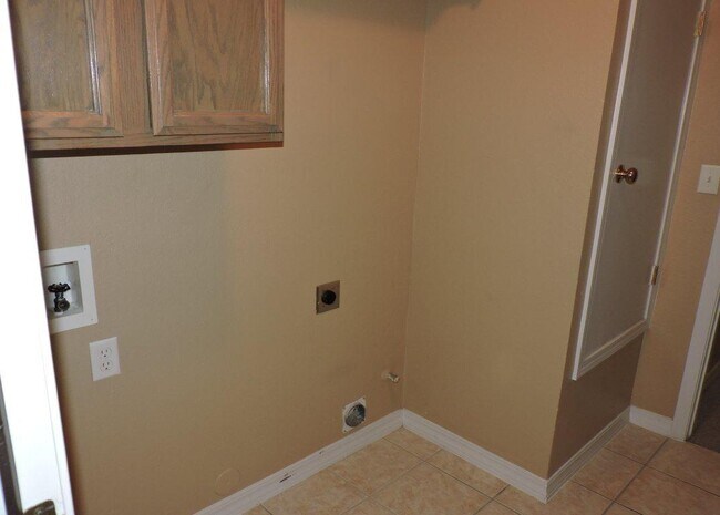 Building Photo - 3100 Tierra Mina Dr