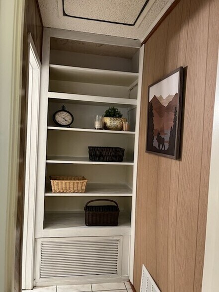 Building Photo - 9231 Lemon St