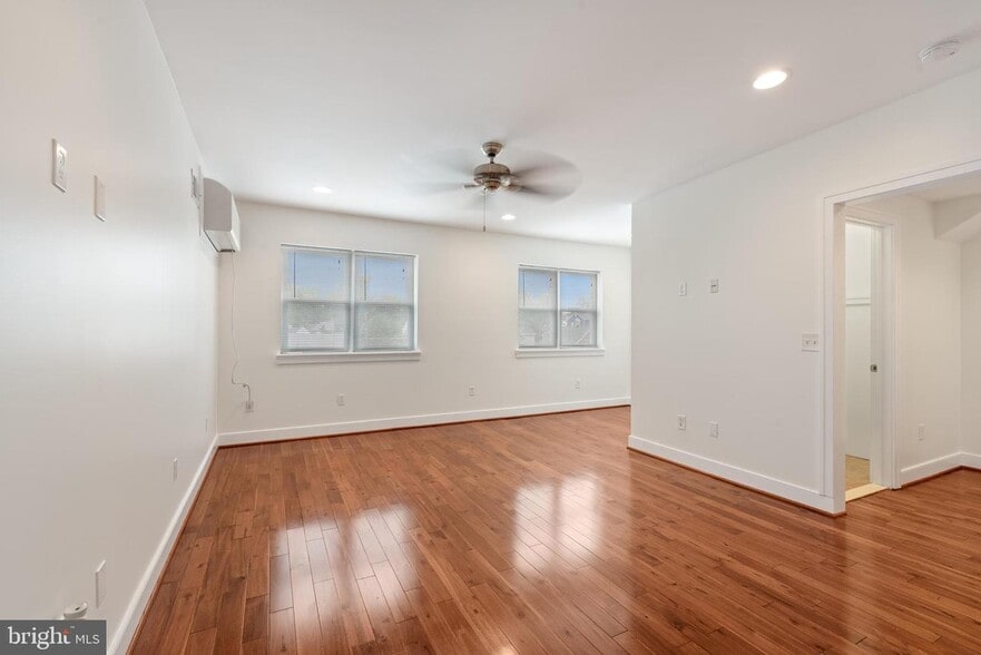 Master - 2903 Topaz Rd