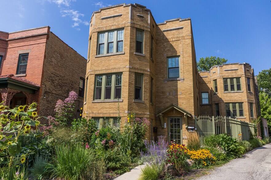 Building Photo - 4760 N Virginia Ave