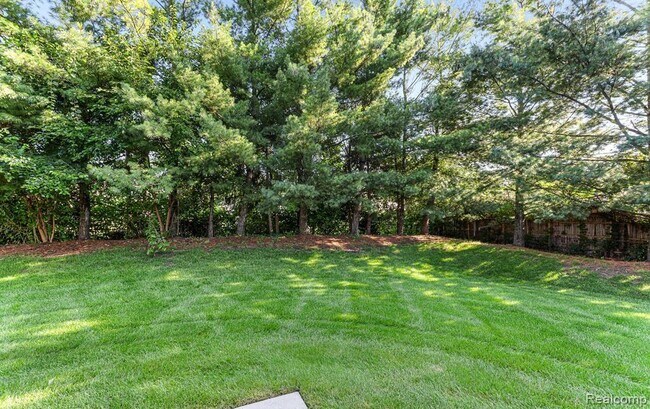 Building Photo - 47086 Auburn Ct