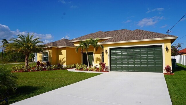 Building Photo - 5866 NW Mesa Cir