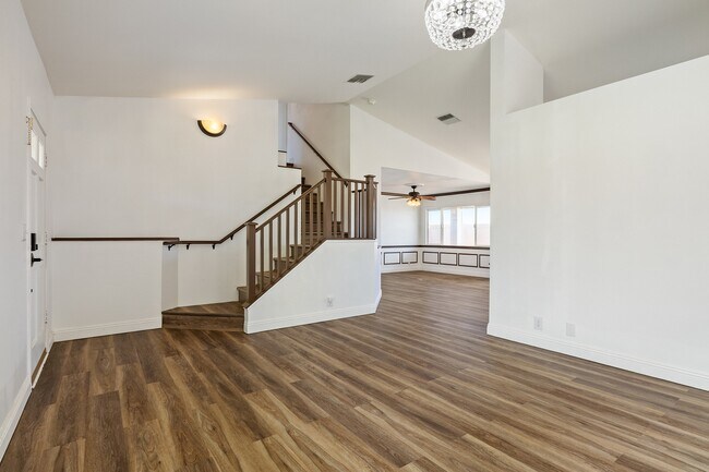 Building Photo - 3 bed plus Office room, 3 bathroom single family house.