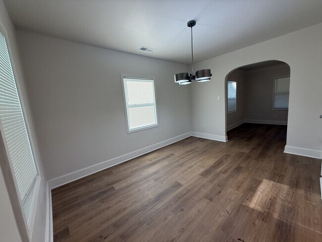 Building Photo - 3739 Rhea Ave