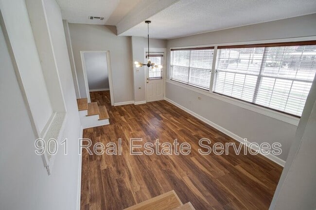 Building Photo - 398 N Highland St