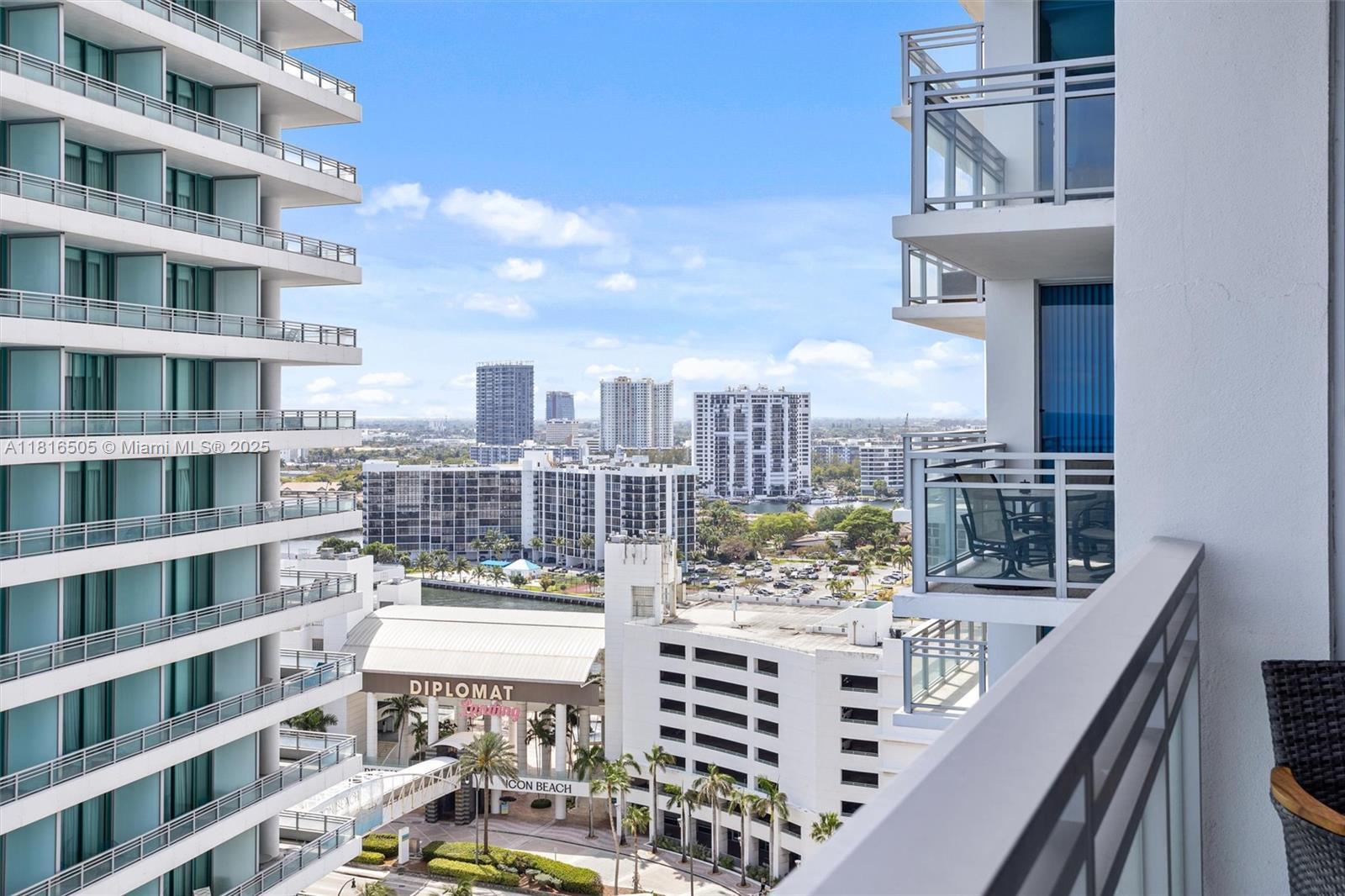 Building Photo - 3535 S Ocean Dr