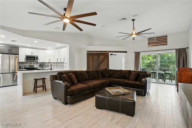 Building Photo - 9624 Crescent Garden Dr