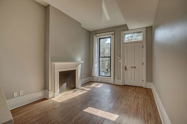 Interior Photo - 420 Chestnut St