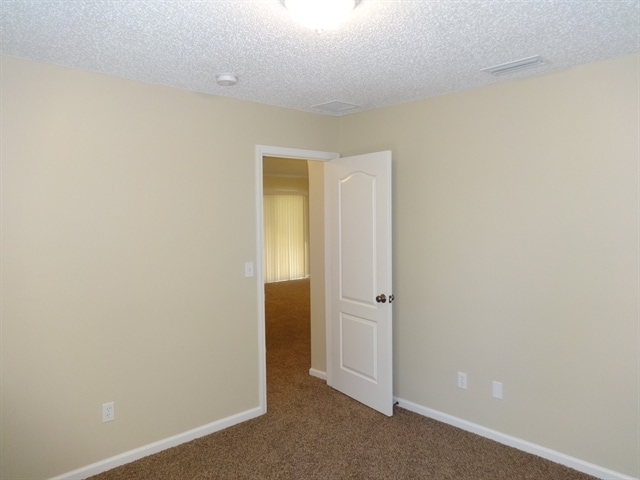 Building Photo - 6685 Southern Oaks Dr