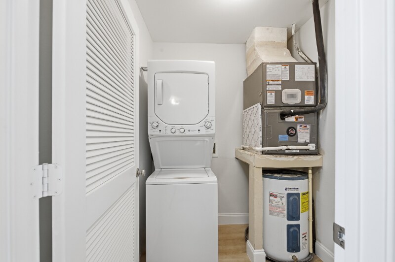 Building Photo - 2691 Albatross Rd N