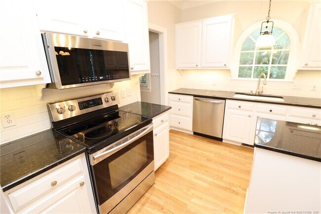 Building Photo - 107 Hardaway Ct